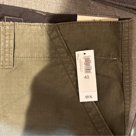 New Old Navy Green Khaki Cargo Shorts Men’s Size:40 - Picture 2 of 4